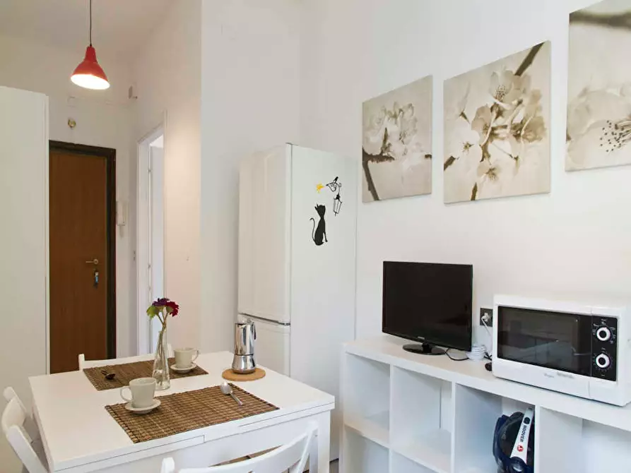 Immagine 10 di Camera in affitto  in Via Salvatore Barzilai a Milano