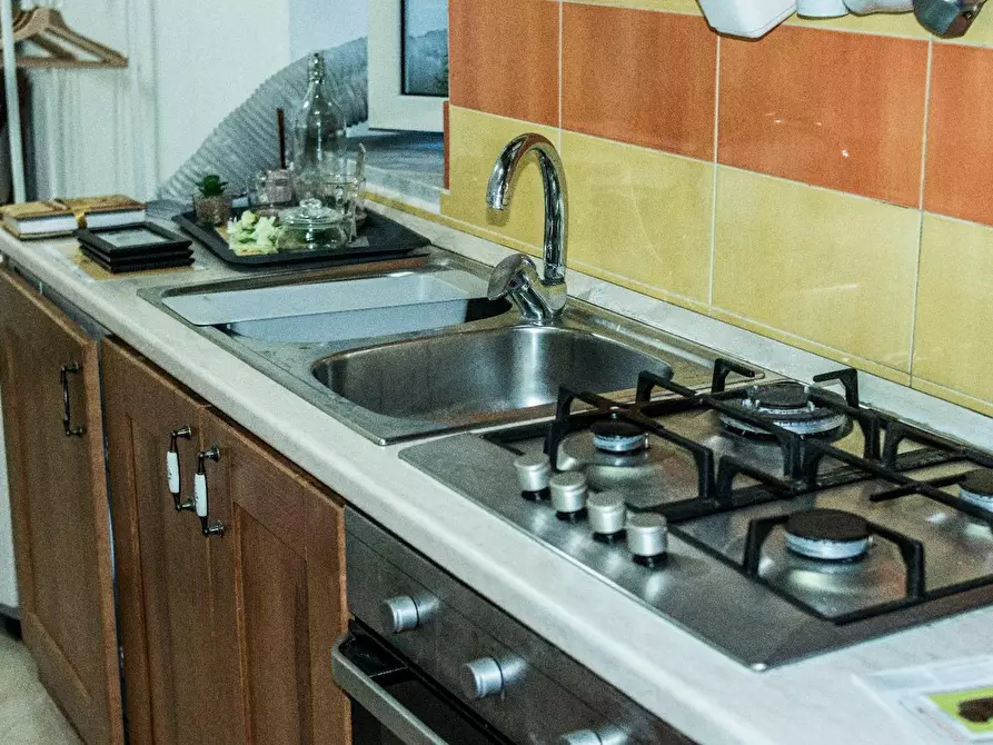 Immagine 5 di Appartamento in affitto  in Piazzetta Luigi Settembrini a Napoli