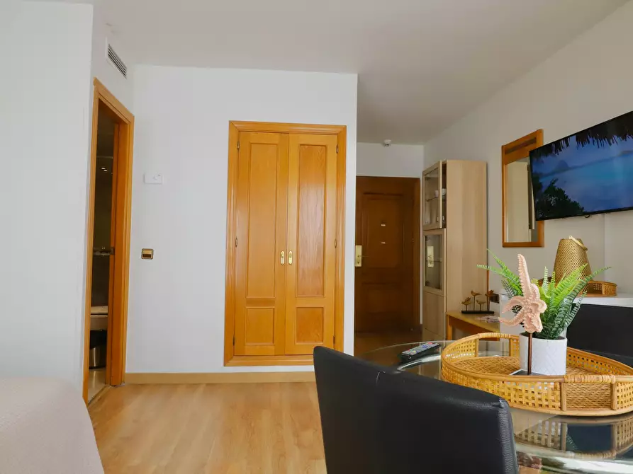 Immagine 8 di Appartamento in affitto  in Calle de Leganitos a Madrid