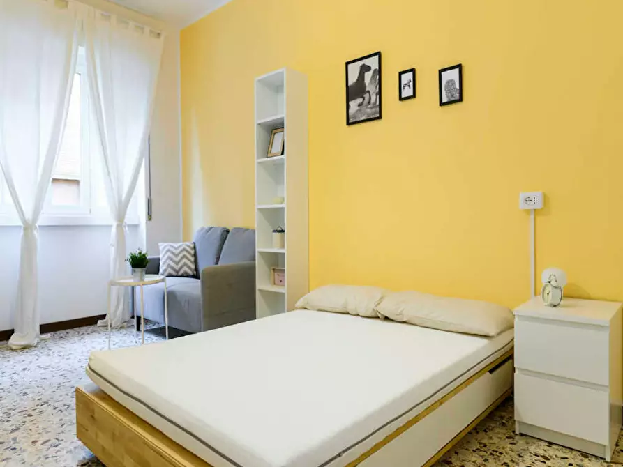 Immagine 1 di Camera in affitto  in Via Melchiorre Delfico a Milano