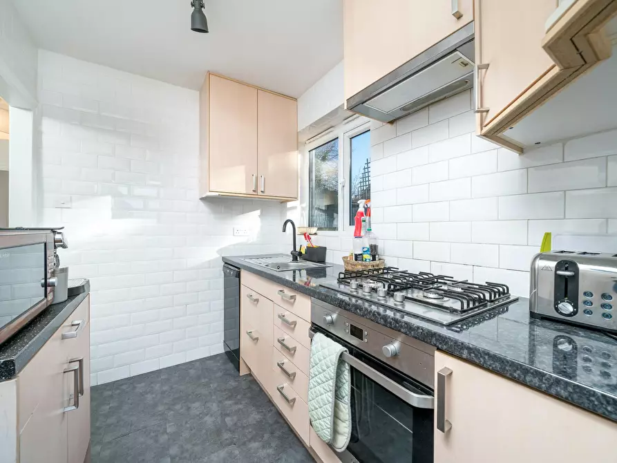 Immagine 5 di Appartamento in affitto  in Hale Lane a Barnet