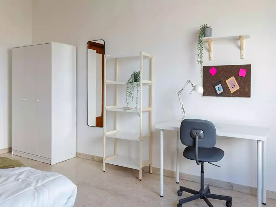 Immagine 3 di Camera in affitto  in Viale degli Ammiragli a Roma