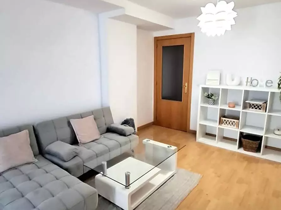 Immagine 3 di Camera in affitto  in Calle Suárez Somontes a Badajoz