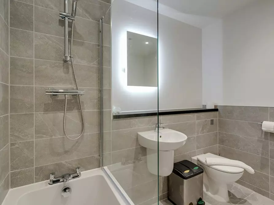 Immagine 5 di Appartamento in affitto  in Bevington Street a 