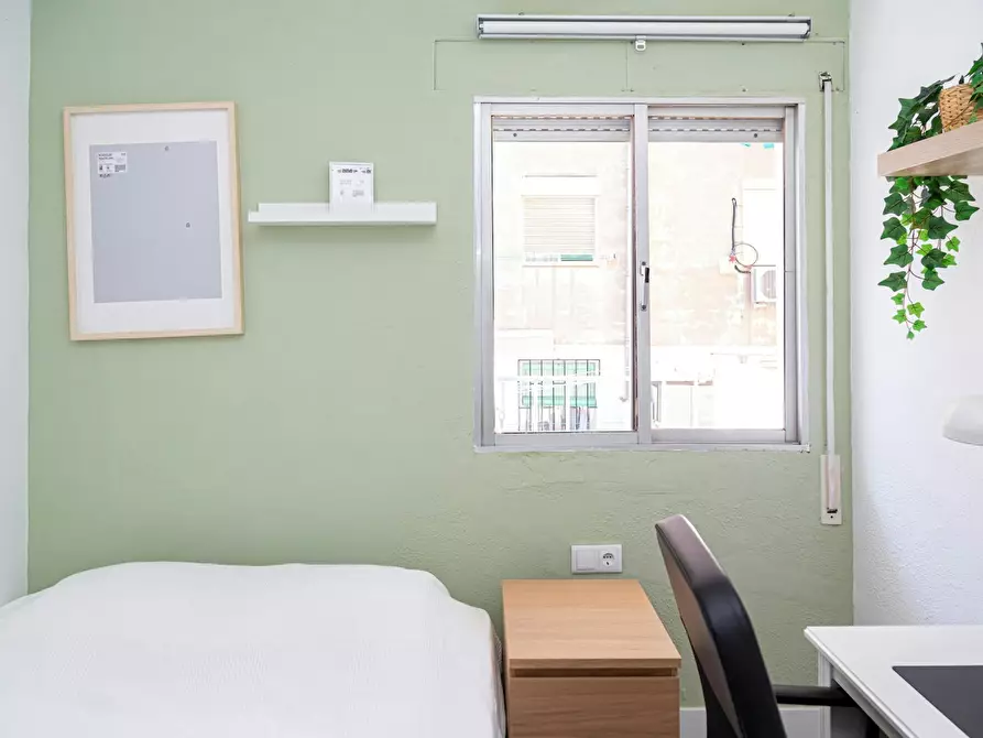 Immagine 2 di Camera in affitto  in Calle Berenguer de Bardají a Zaragoza