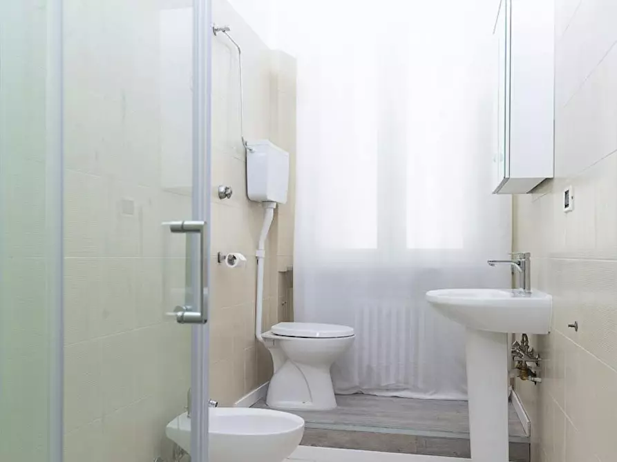 Immagine 8 di Camera in affitto  in Corso d'Augusto a Rimini