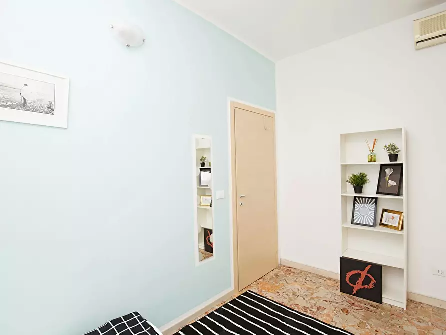 Immagine 5 di Camera in affitto  in Via Carlo Cattaneo a Rimini