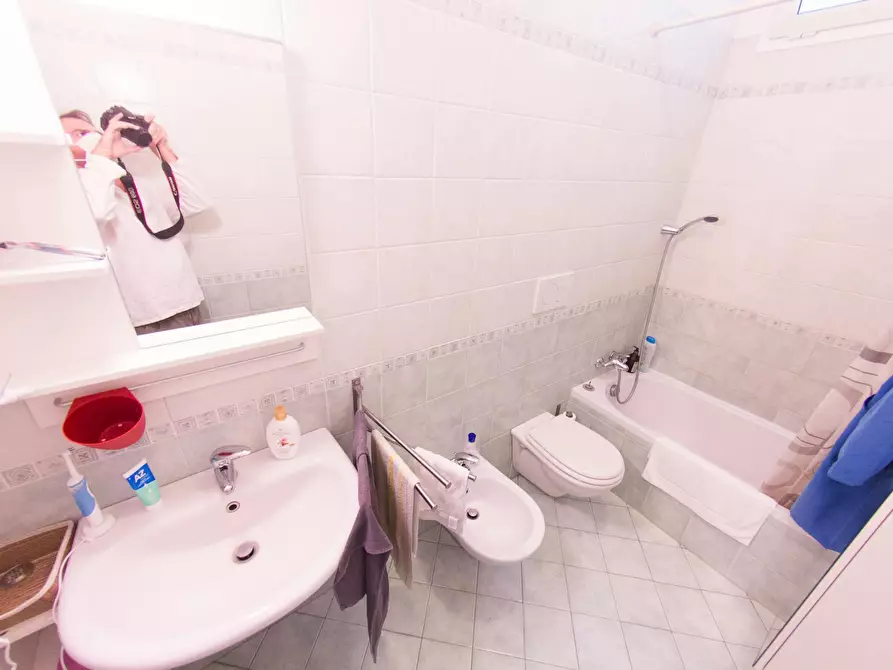 Immagine 9 di Camera in affitto  in Via Valtellina a Milano