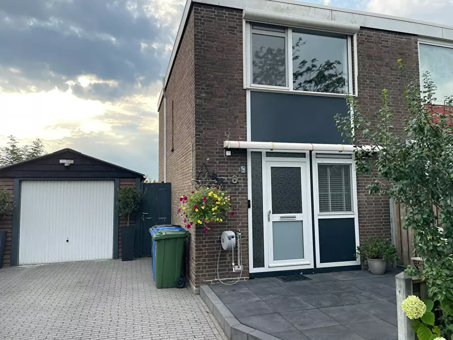 Immagine 1 di Casa indipendente in affitto  in Vermaetweg a Vondelingenplaat Rotterdam