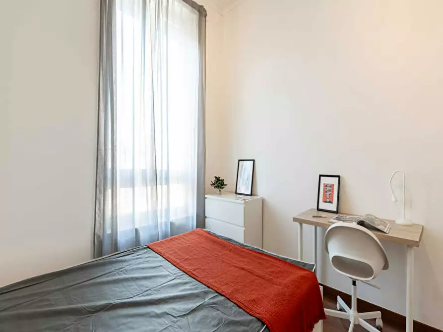Immagine 3 di Camera in affitto  in Viale Tunisia a Milano