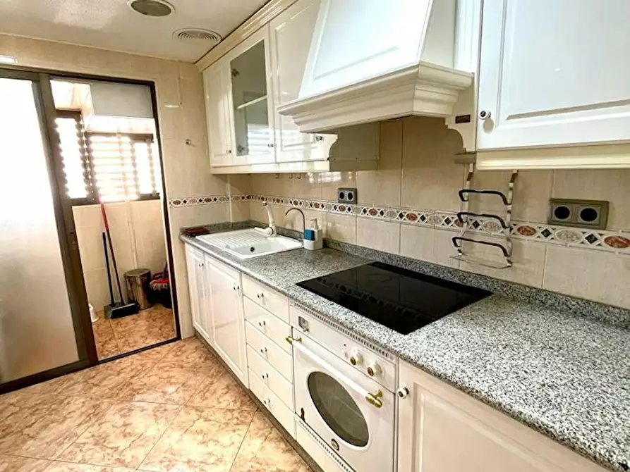 Immagine 7 di Camera in affitto  in Calle Pablo Neruda a Murcia