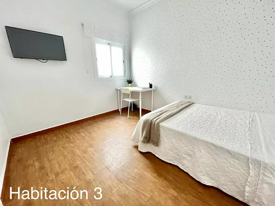 Immagine 4 di Camera in affitto  in Calle Huelva a Santiponce