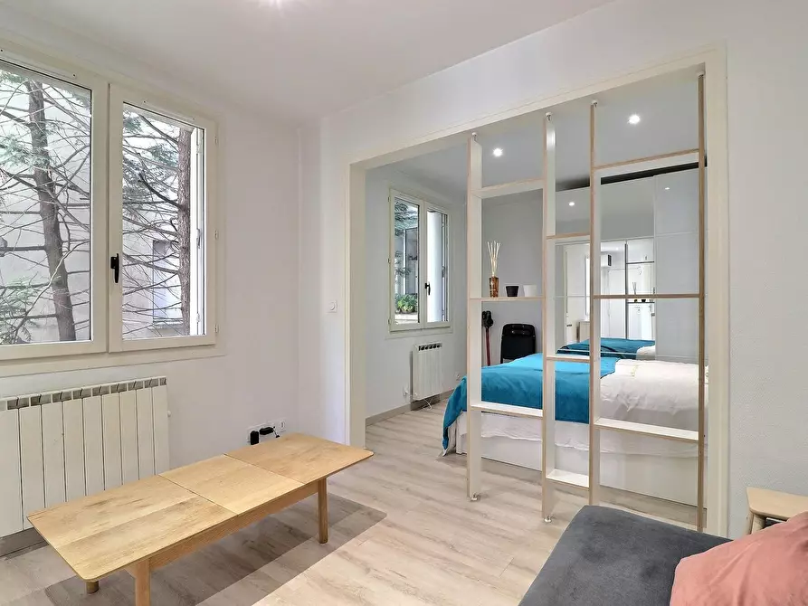 Immagine 5 di Appartamento in affitto  in Rue Myrha a Paris 18