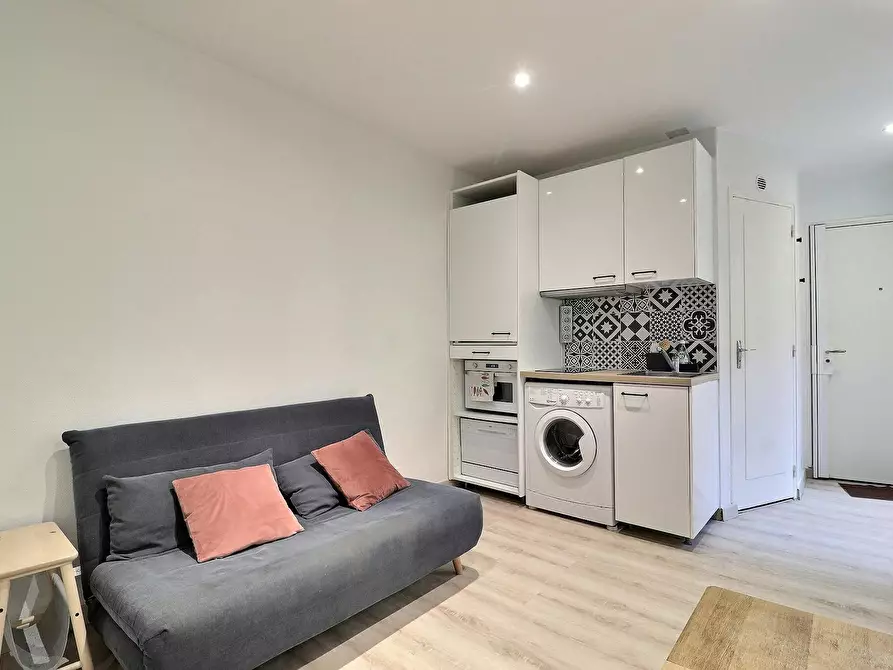 Immagine 3 di Appartamento in affitto  in Rue Myrha a Paris 18