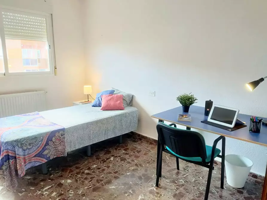 Immagine 4 di Camera in affitto  in Carrer d'Ibi a Terramelar
