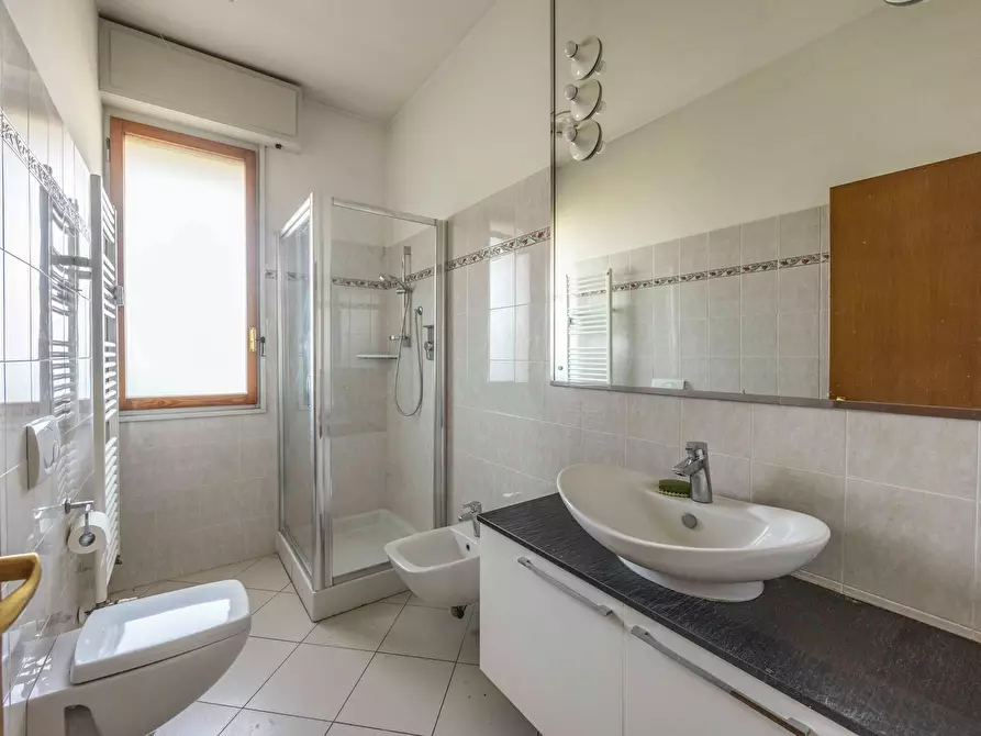 Immagine 8 di Camera in affitto  in Via San Donato a Bologna