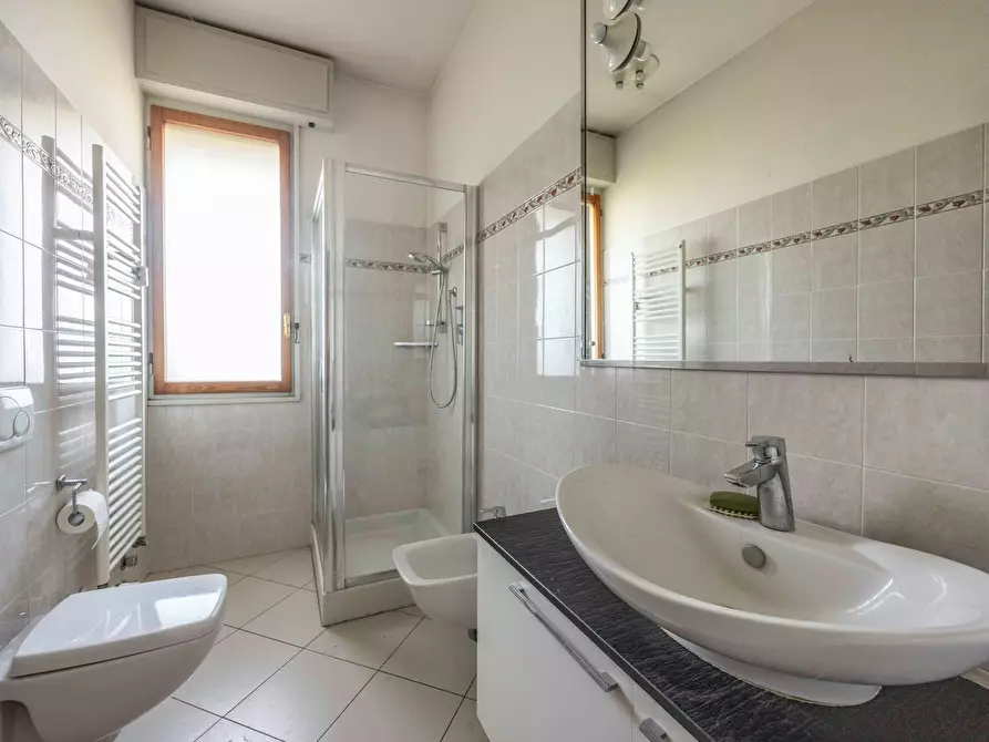 Immagine 9 di Camera in affitto  in Via San Donato a Bologna