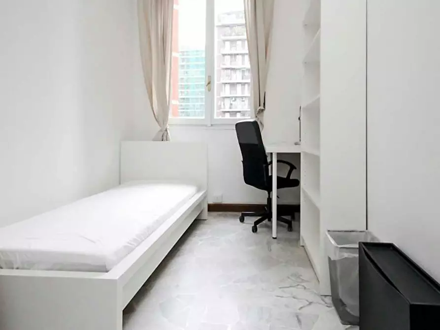 Immagine 1 di Camera in affitto  in Largo Cavalieri di Malta a Milano