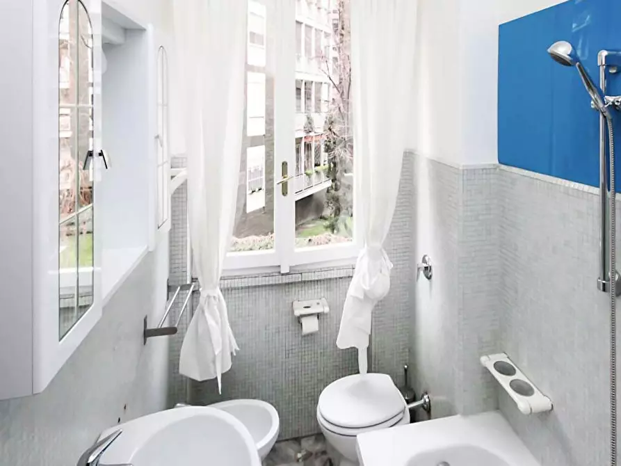 Immagine 10 di Camera in affitto  in Largo Cavalieri di Malta a Milano