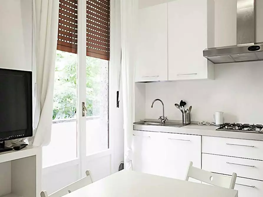 Immagine 10 di Camera in affitto  in Largo Cavalieri di Malta a Milano