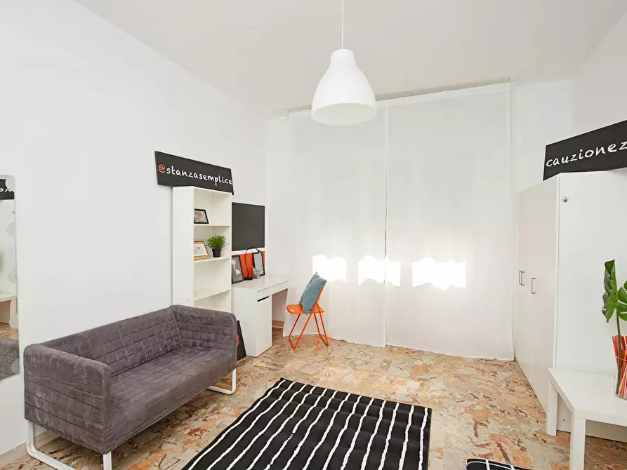Immagine 2 di Camera in affitto  in Via Carlo Cattaneo a Rimini