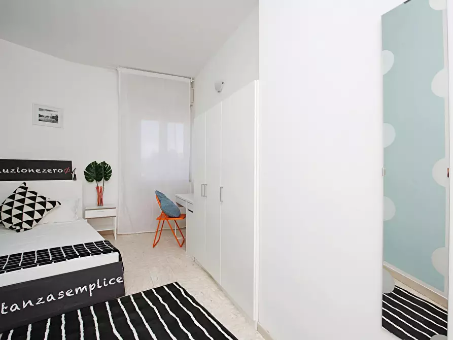 Immagine 2 di Camera in affitto  in Via Carlo Cattaneo a Rimini