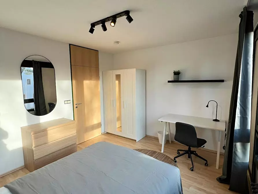 Immagine 2 di Camera in affitto  in Tizianstraße a Neubiberg