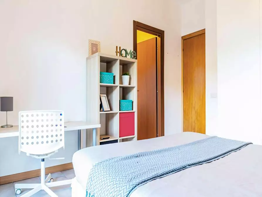 Immagine 4 di Camera in affitto  in Via Fiume delle Perle a Roma