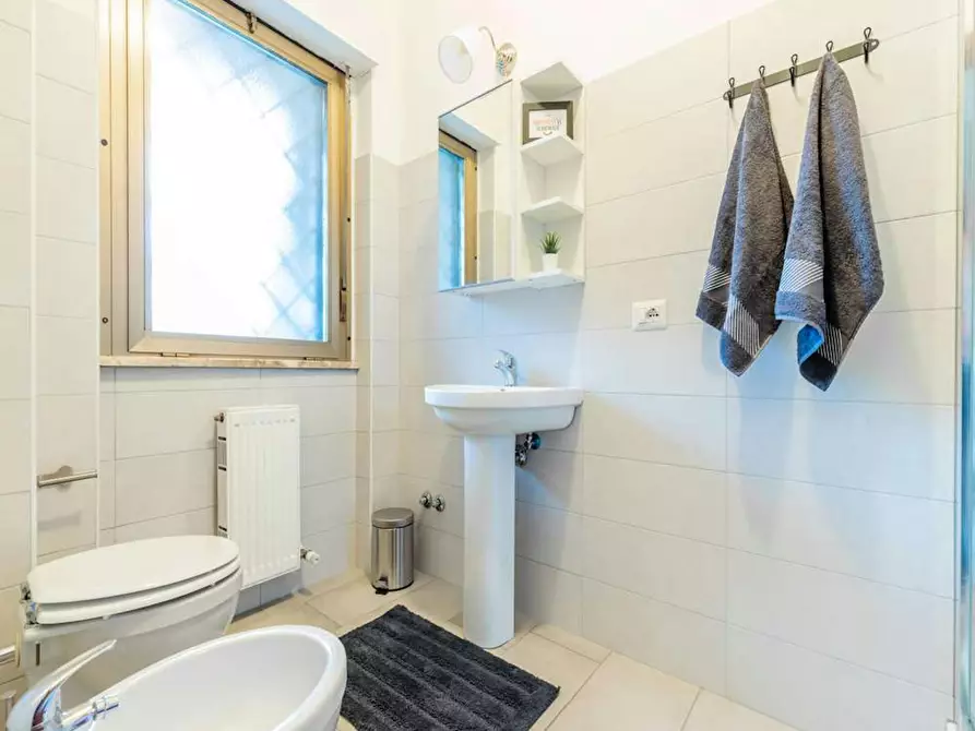 Immagine 6 di Camera in affitto  in Via Fiume delle Perle a Roma