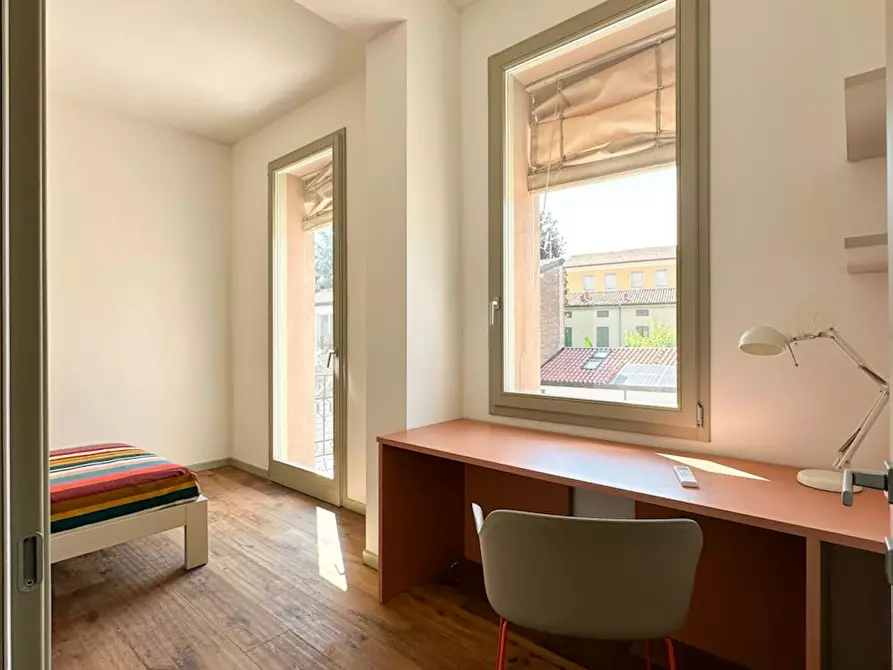 Immagine 3 di Camera in affitto  in Via Montebello a Ferrara