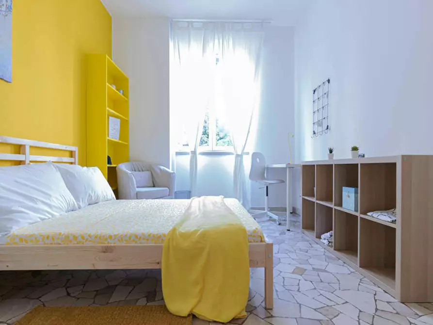 Immagine 5 di Camera in affitto  in Via Pisanello a Milano