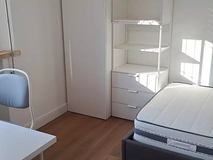 Immagine 2 di Camera in affitto  in Via Tiziano Aspetti a Padova