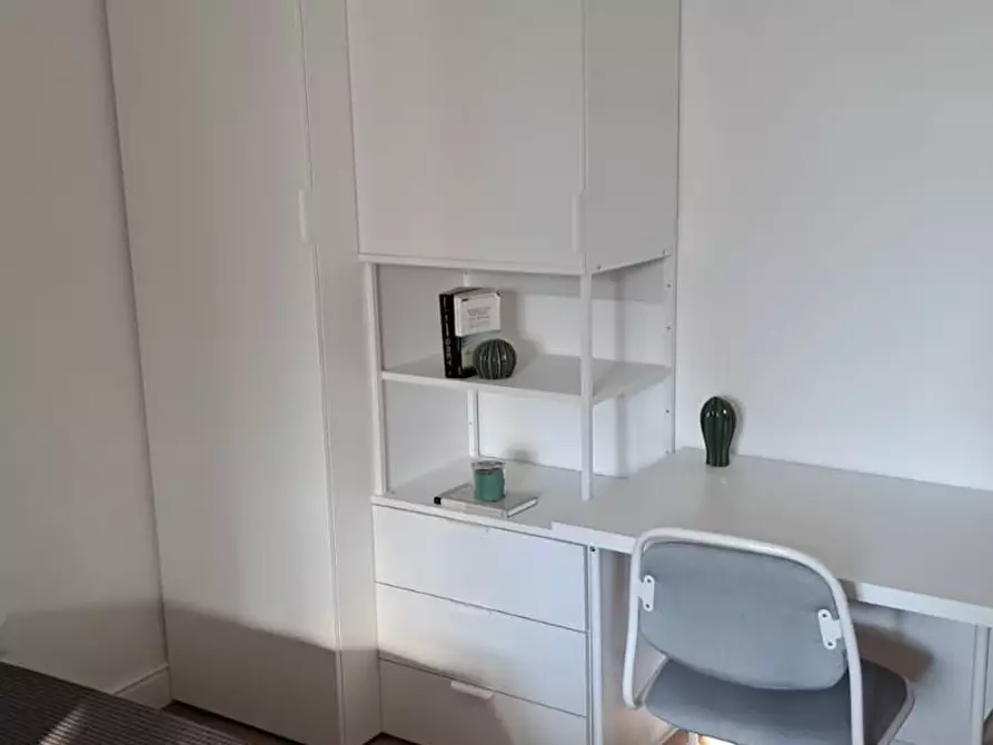 Immagine 5 di Camera in affitto  in Via Tiziano Aspetti a Padova