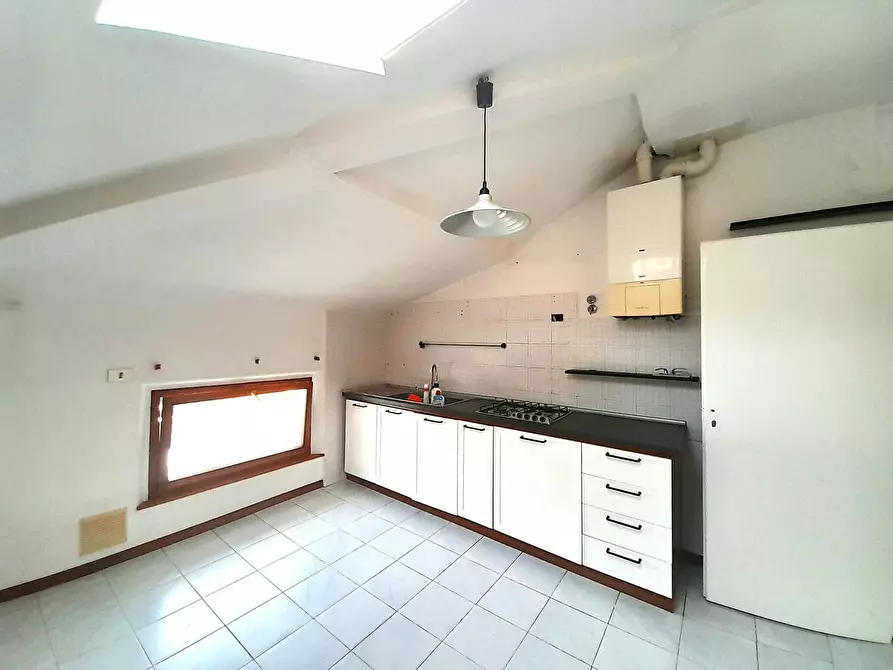 Immagine 7 di Camera in affitto  in Via Gabriello Chiabrera a Rimini