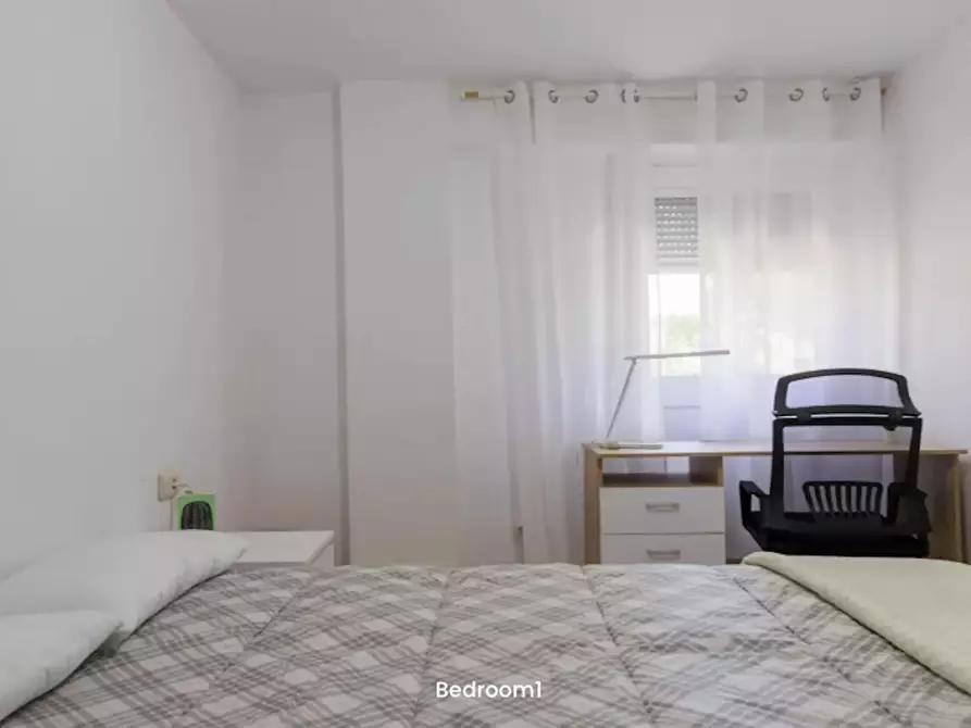 Immagine 3 di Camera in affitto  in Carrer Severo Ochoa a Burjassot