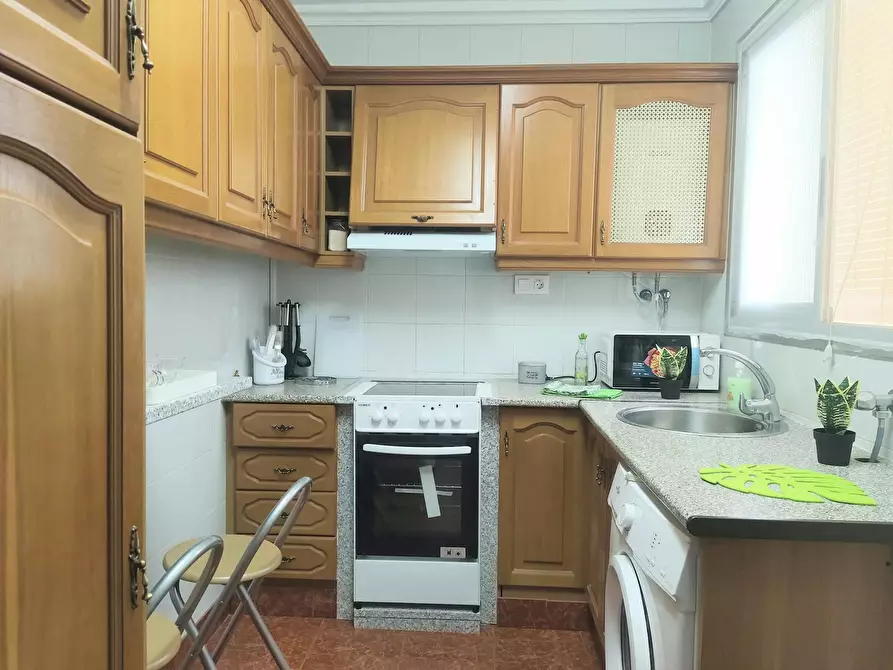Immagine 8 di Camera in affitto  in Carrer Vista Alegre a Burjassot