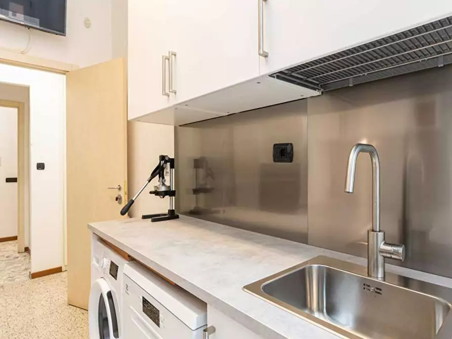 Immagine 8 di Camera in affitto  in Via Nino Bixio a Milano