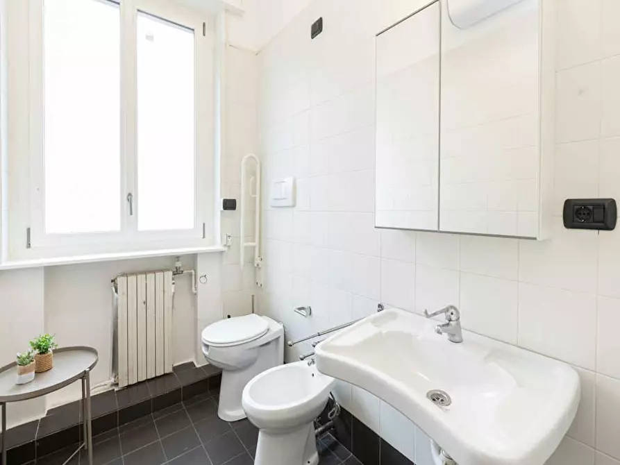 Immagine 10 di Camera in affitto  in Via Nino Bixio a Milano