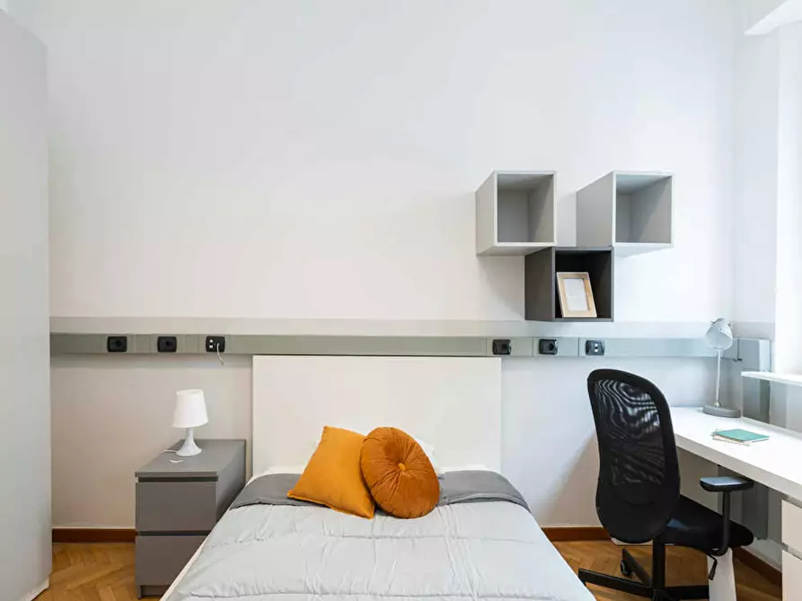 Immagine 2 di Camera in affitto  in Via Nino Bixio a Milano