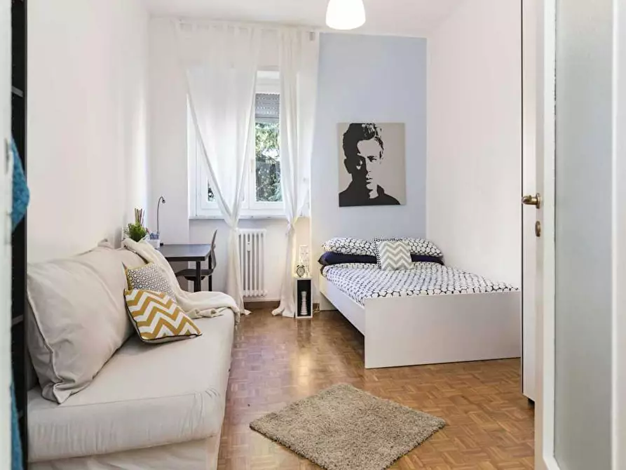 Immagine 1 di Camera in affitto  in Via dei Salici a Buccinasco