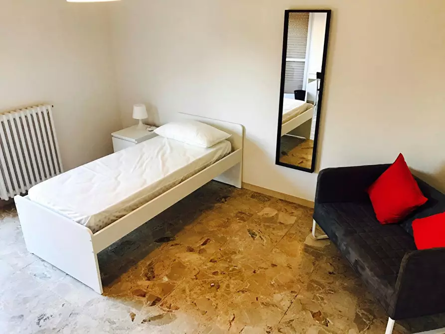 Immagine 3 di Camera in affitto  in Via Francesco Baracca a Firenze