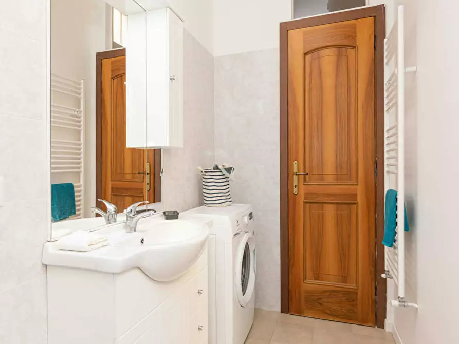 Immagine 9 di Camera in affitto  in Corso Magenta a Milano