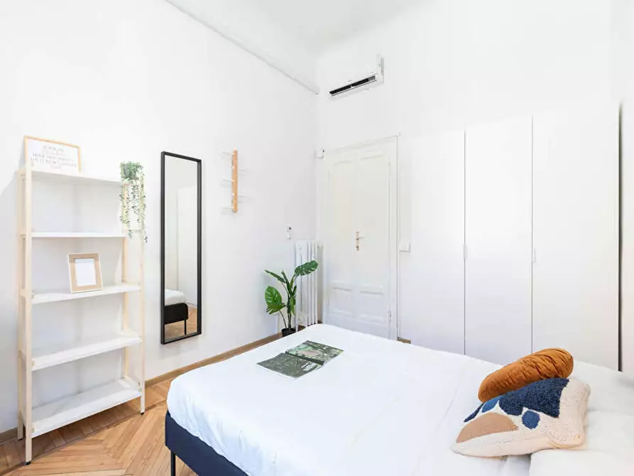 Immagine 2 di Camera in affitto  in Via Macedonio Melloni a Milano