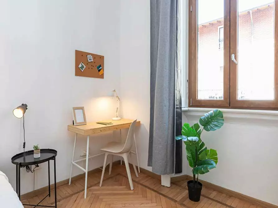 Immagine 2 di Camera in affitto  in Via Macedonio Melloni a Milano