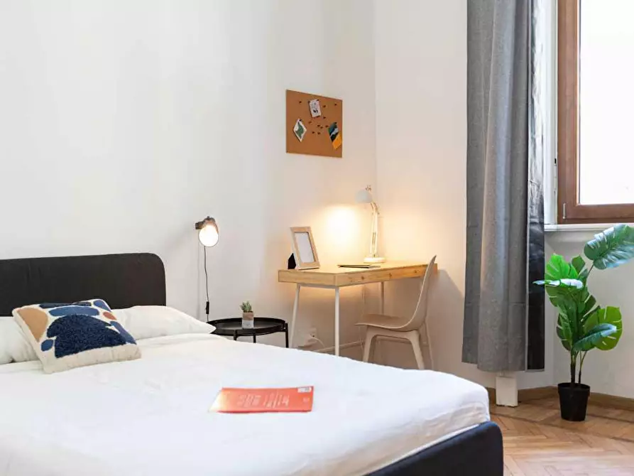 Immagine 1 di Camera in affitto  in Via Macedonio Melloni a Milano