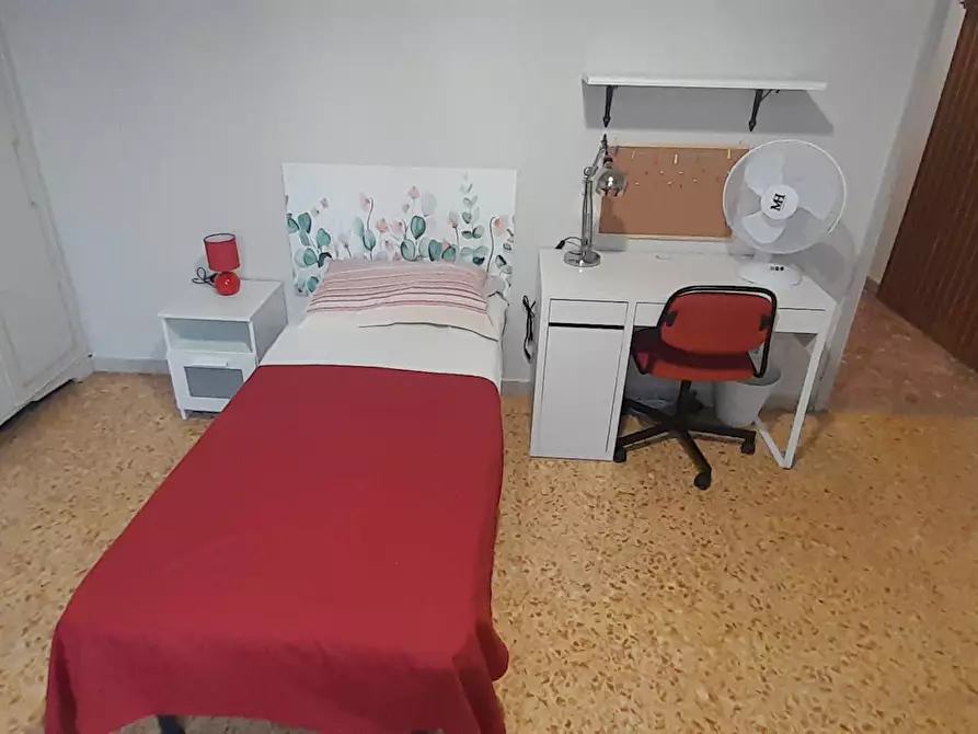 Immagine 2 di Camera condivisa in affitto  in Via Paolo Toscanelli a Firenze