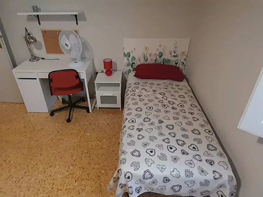 Immagine 2 di Camera condivisa in affitto  in Via Paolo Toscanelli a Firenze