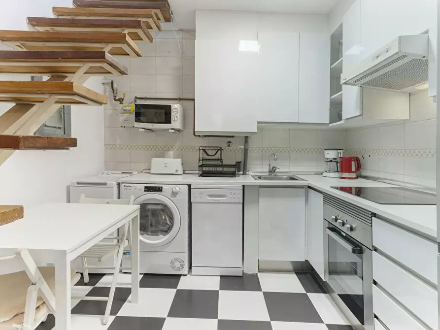 Immagine 5 di Appartamento in affitto  in Calle Jesús del Valle a Madrid