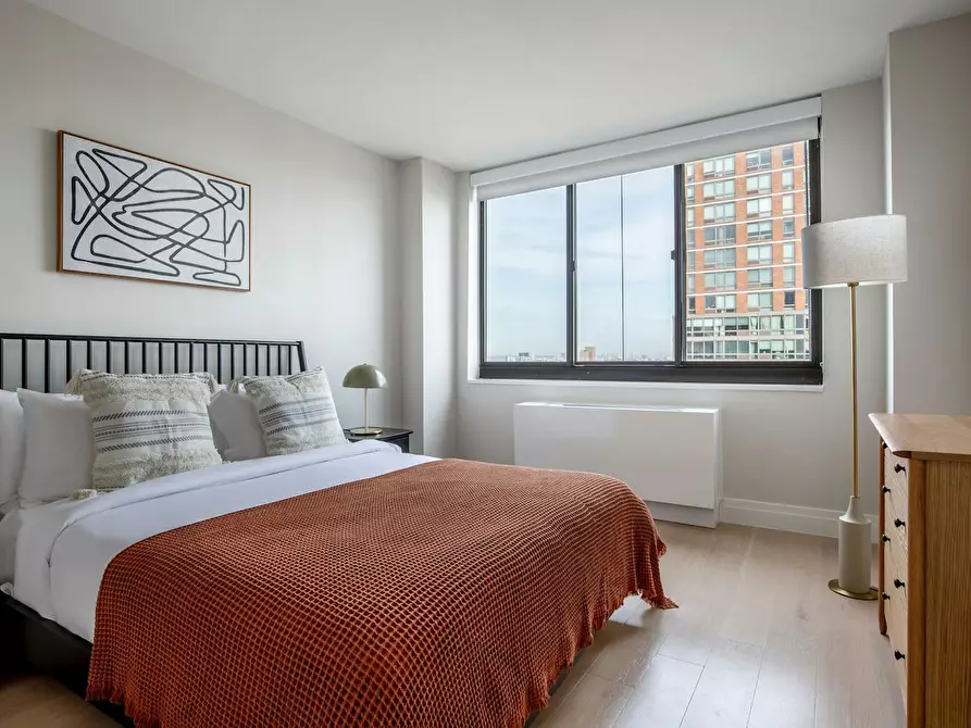 Immagine 9 di Appartamento in affitto  in East 95th Street a Torino