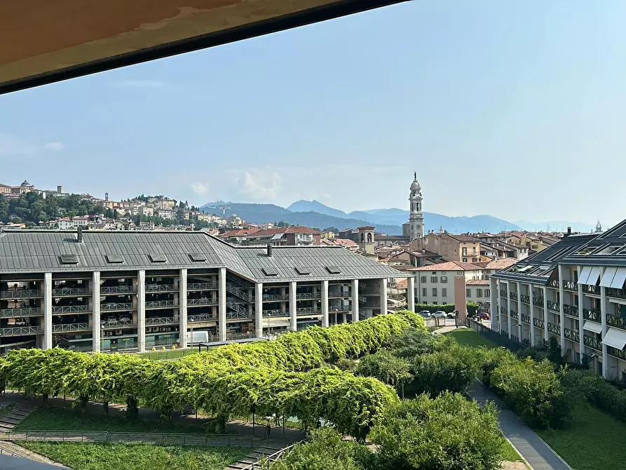 Immagine 1 di Camera in affitto  in Via Jacopo Palma il Vecchio a Bergamo